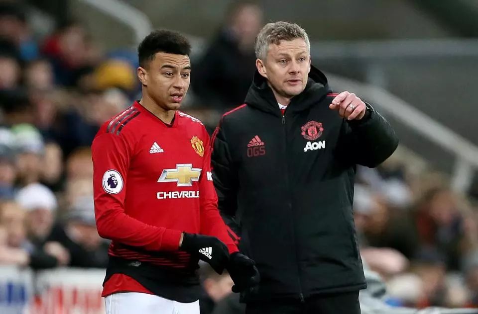 刘泽首节高效表现，三分球与罚球命中率惊人（刘泽首节高效输出，三分与罚球命中率亮眼）